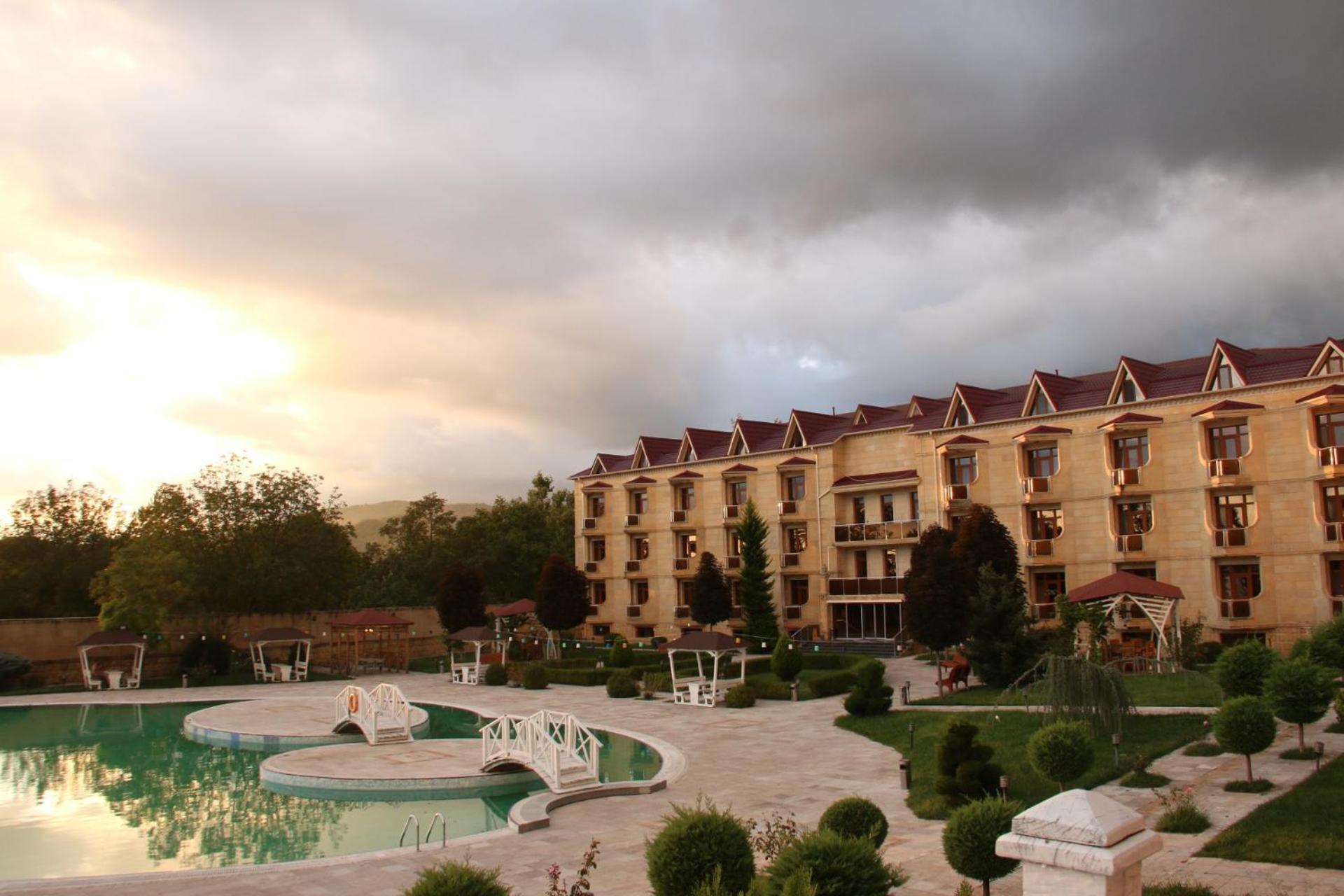 Gabala Yeddi Gozel Hotel Екстериор снимка