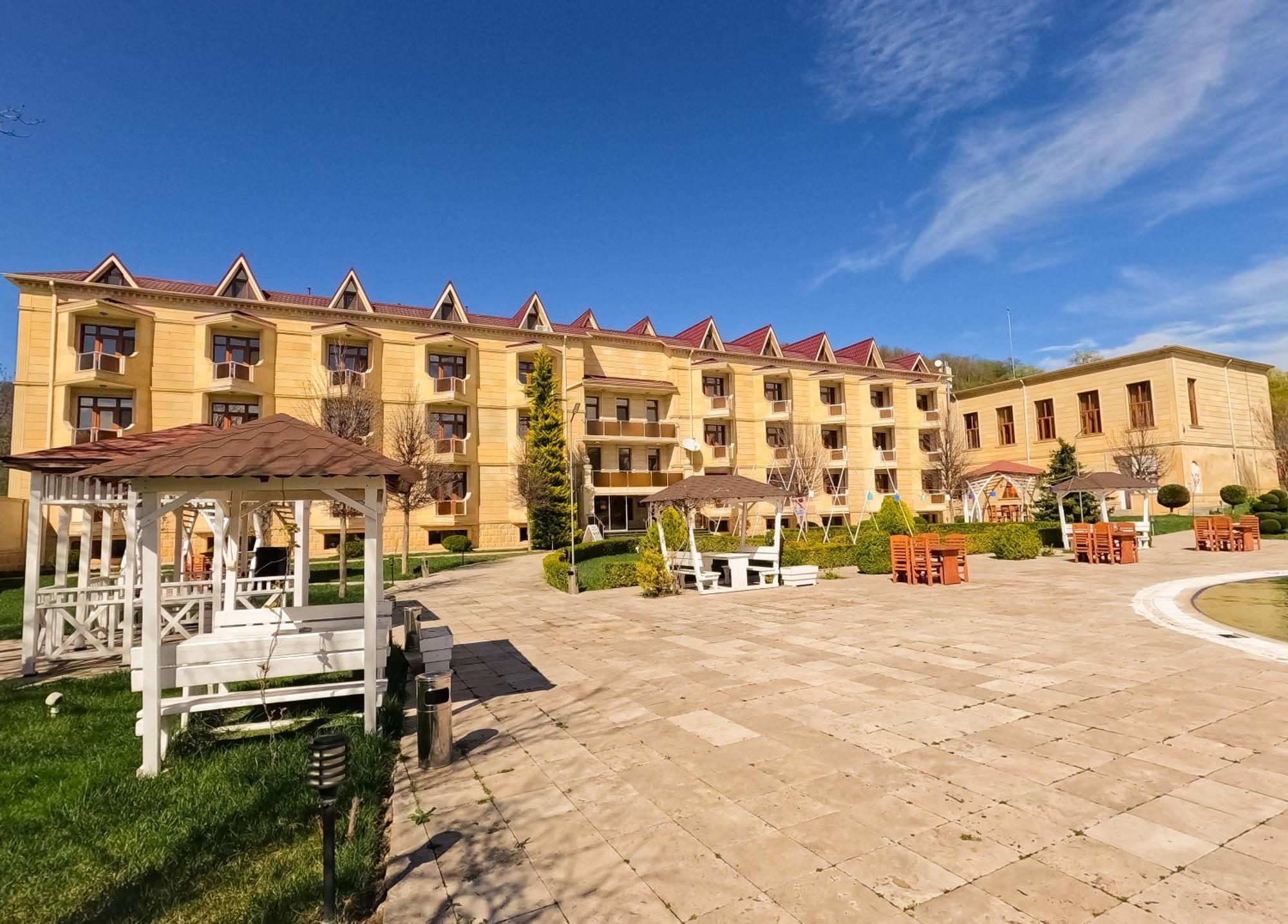 Gabala Yeddi Gozel Hotel Екстериор снимка