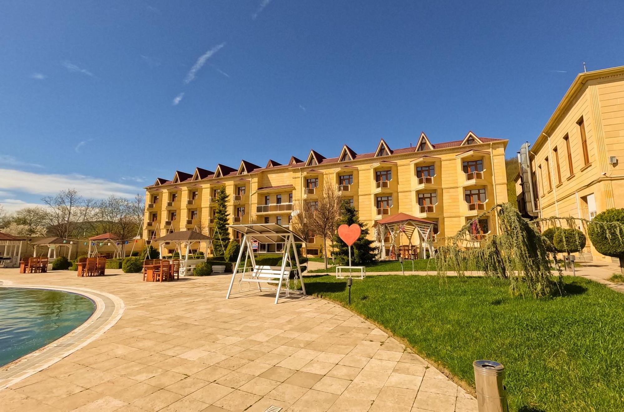 Gabala Yeddi Gozel Hotel Екстериор снимка