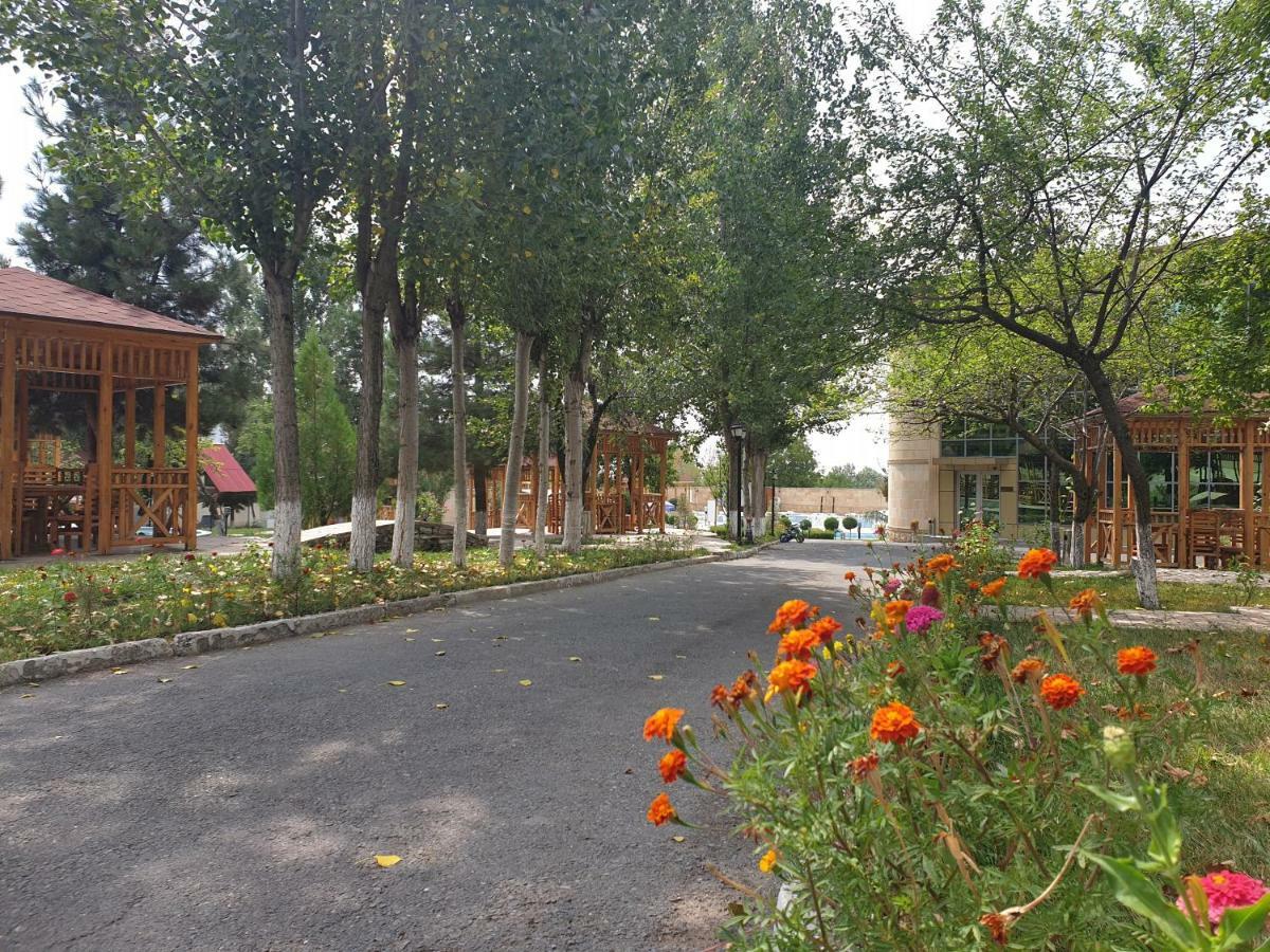 Gabala Yeddi Gozel Hotel Екстериор снимка